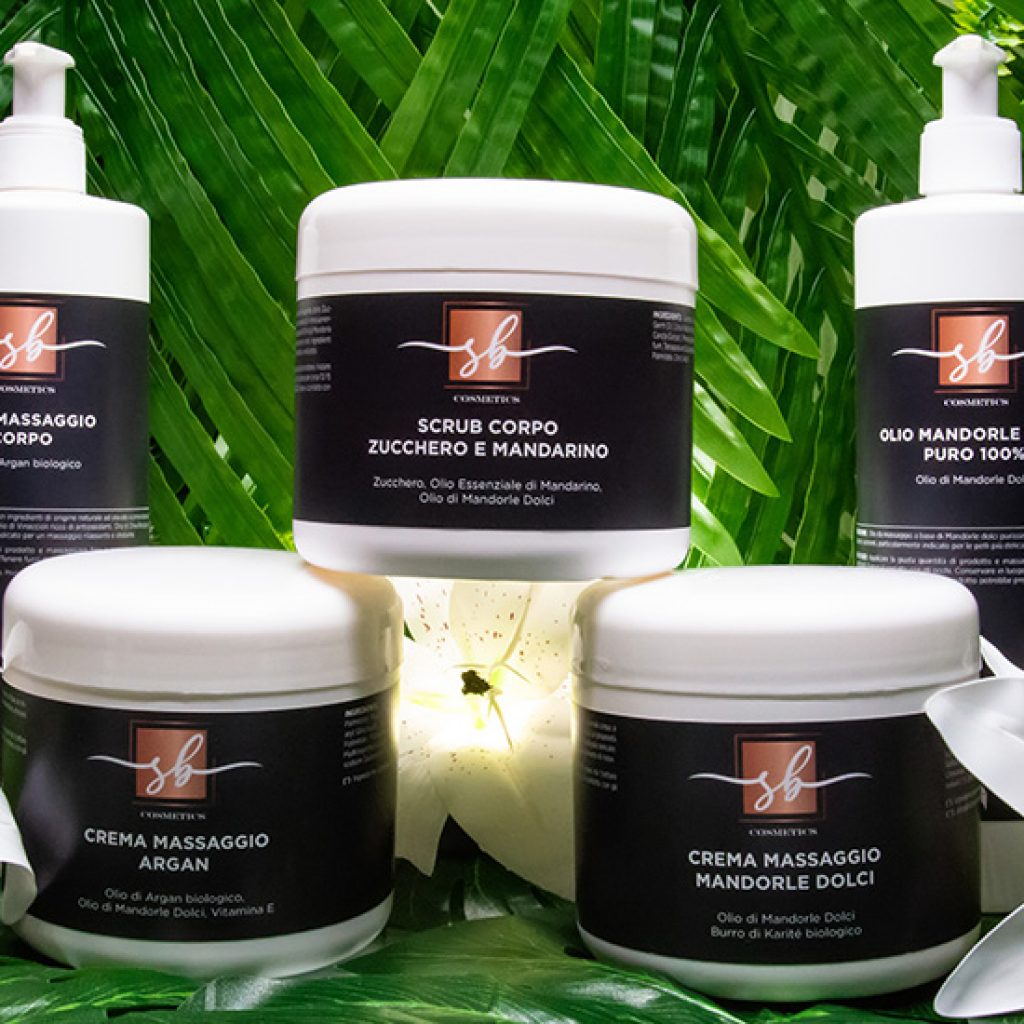 Un vero e proprio trattamento relax, che racchiude essenze ed ingredienti vegetali, per far vivere un'esperienza intensa che coinvolge tutti i sensi. L’uso costante restituisce una pelle idratata, liscia e vellutata.