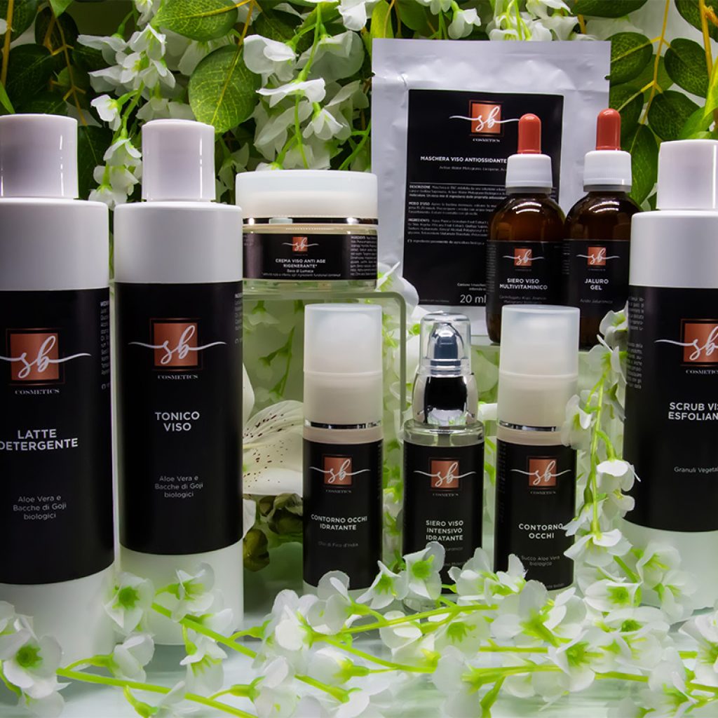 La Linea Viso Antiage Bava di Lumaca è un vero concentrato di principi attivi molto utili per il benessere della nostra pelle. Il principio attico della Bava di Lumaca contiene, in forma naturale e subito biodisponibile, acido glicolico, allantoina, collagene, elastina e vitamine.