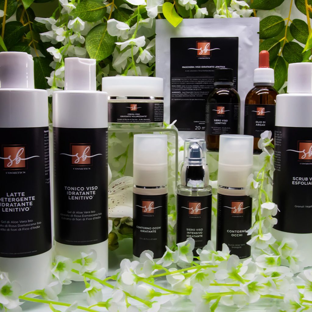 La Linea Viso Pelle Disidratata lavora per nutrire istantaneamente la pelle, migliorandone la funzione idratante naturale.