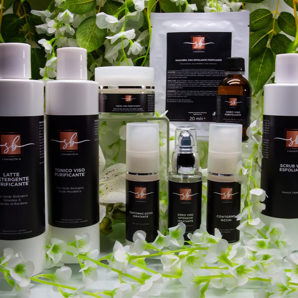 Questa Linea Viso Pelle Grassa & Impura è un programma purificante completo specificatamente concepito per pelli miste, grasse o impure.