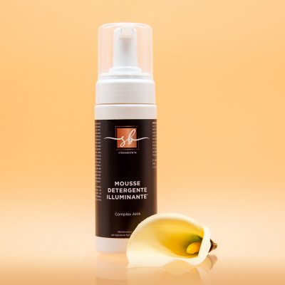 MOUSSE DETERGENTE ILLUMINANTE AHA